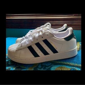 Kids Adidas Original Superstar Sneakers. Sz 1 1/2